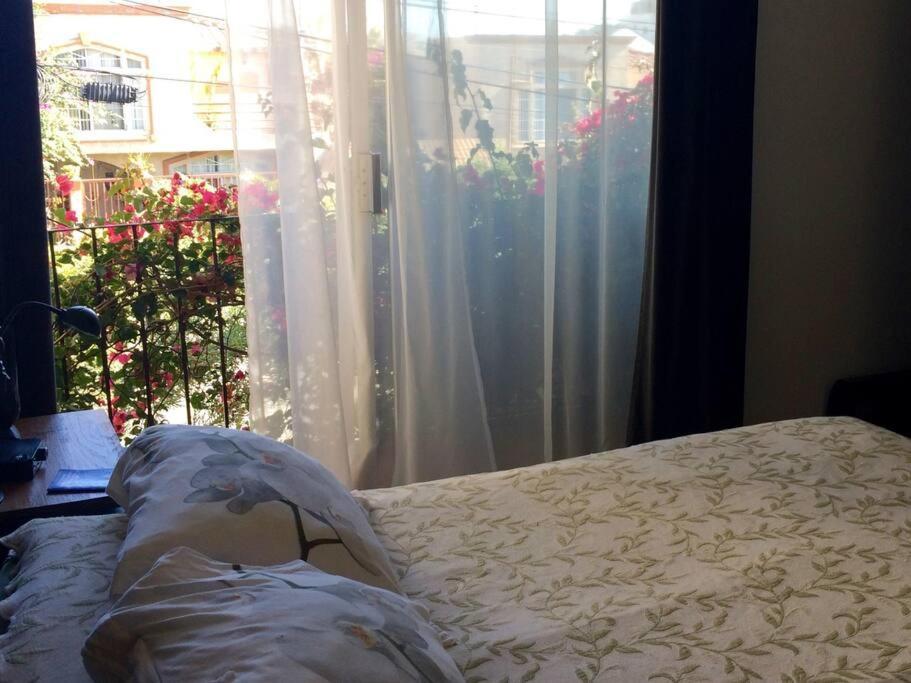 B&B Oui Madame Tijuana Ruang foto